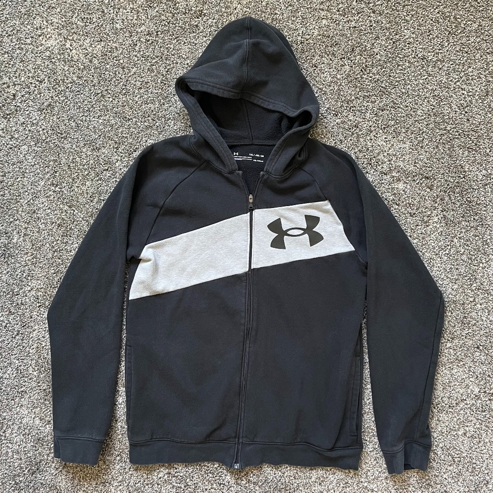 Under Armour Black & Grey ColdGear Boy’s Hoodie, Boys Youth Size XL
